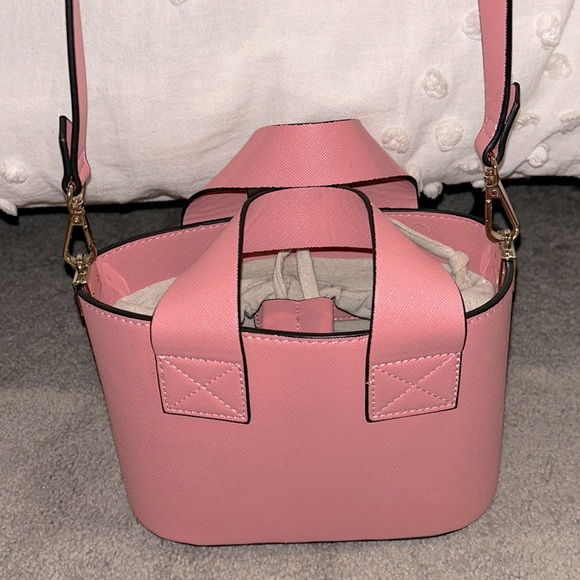 Zara Bags Zara Pink Purse Can Be Crossbody Or On The Shoulder